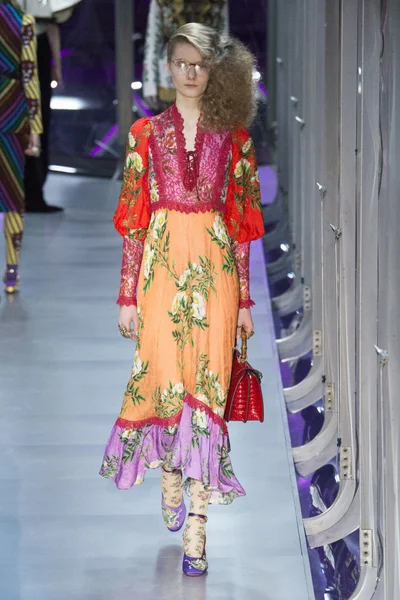 Look 61
